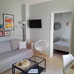 Rodon - With Seaview Backyard In Appartement