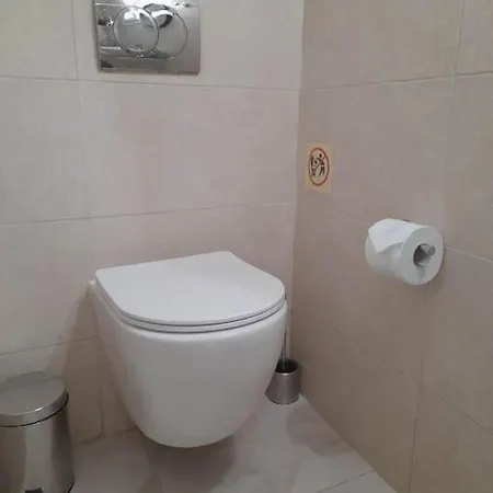 Rodon - With Seaview Backyard In Apartamento *