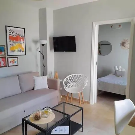 Rodon - With Seaview Backyard In Appartement