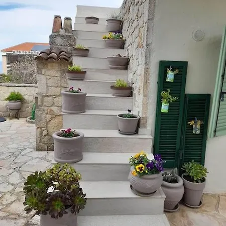 Rodon - With Seaview Backyard In * Áfitos